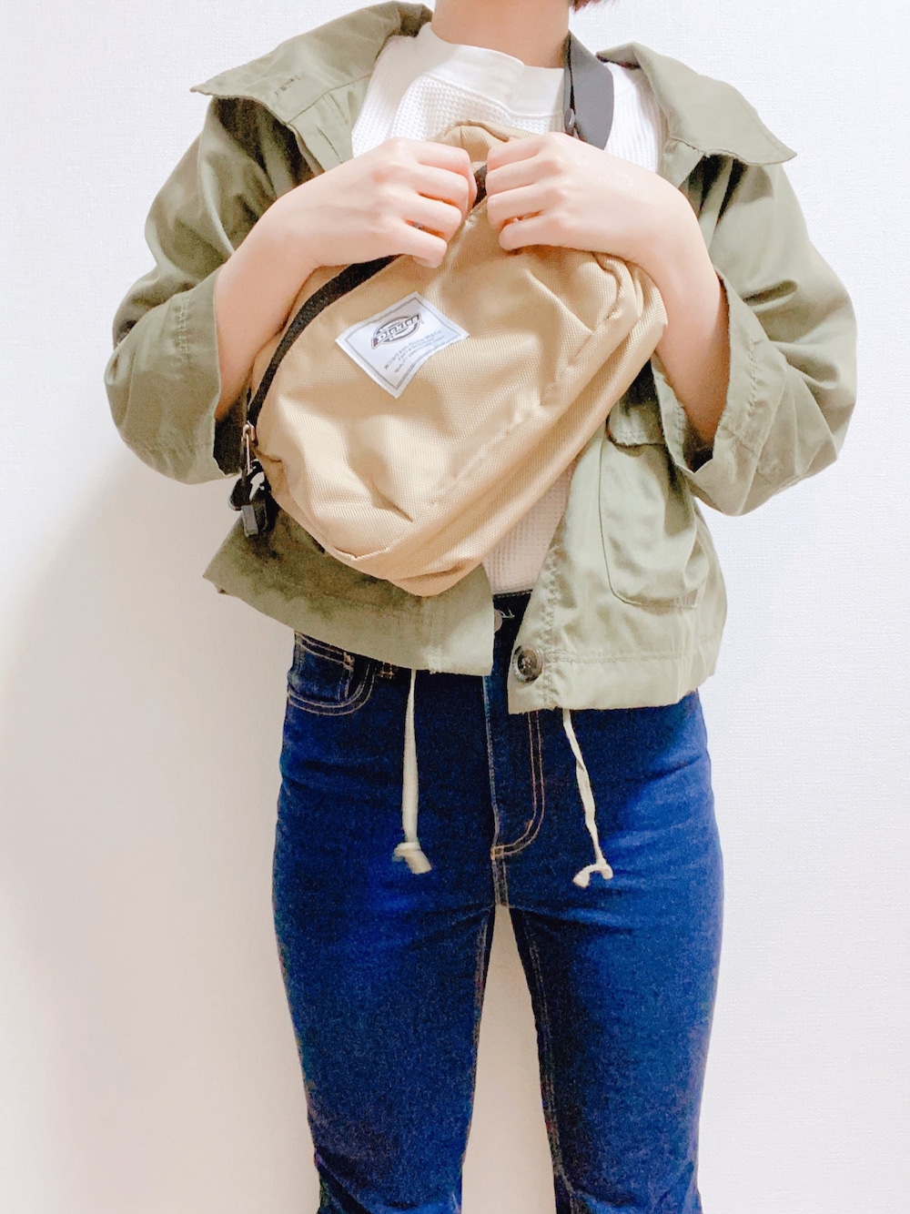 「カジュアル、おしゃれさんと繋がりたい、大人女子、ウエストポーチ、ディッキーズ(Dickies)、デニムパンツ、低身長コーデ、大人カジュアル、アウトドアスタイル、カーキ」｜「MAJESTIC LEGONのアイテム（ジャケット/アウター、グリーン系）」を使った、a y a ✺ ig30万人さん（レディース・155cm）の春コーディネートの1枚目の写真