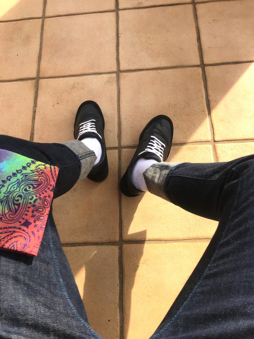 「JAPANBLUEJEANS、ZDA、ハバハンク、hav-a-hank」｜「ZDAのZDA SNEAKER ◆（スニーカー、ブラック系）」を使った、とーるさん（メンズ・171cm）の冬コーディネートの1枚目の写真