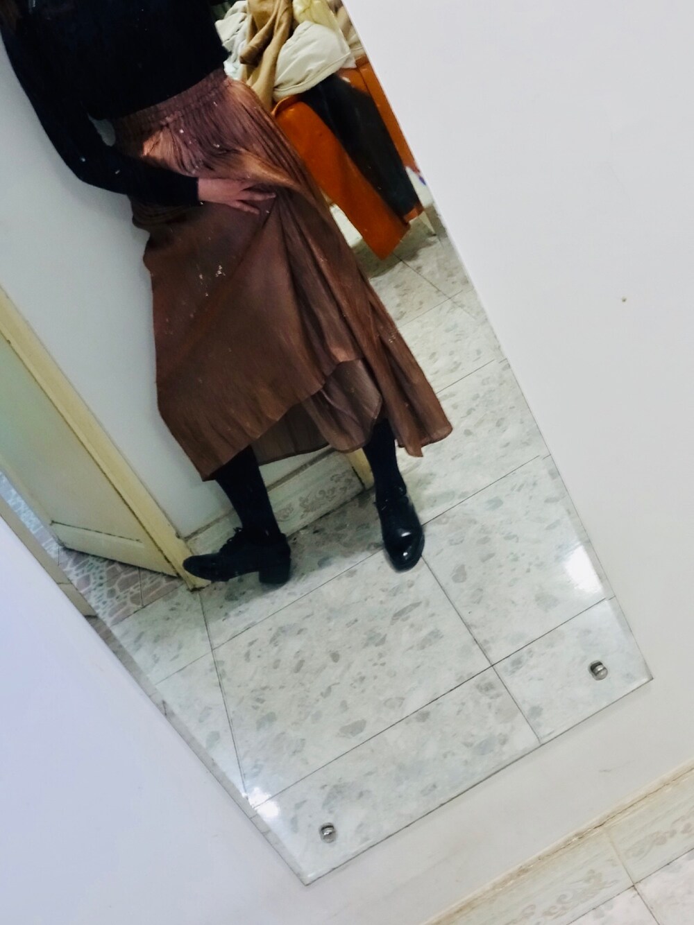 「百褶裙」｜「百褶裙のアイテム（スカート、ブラウン系）」を使った、馒头姐姐さん（レディース・163cm）の秋コーディネートの1枚目の写真
