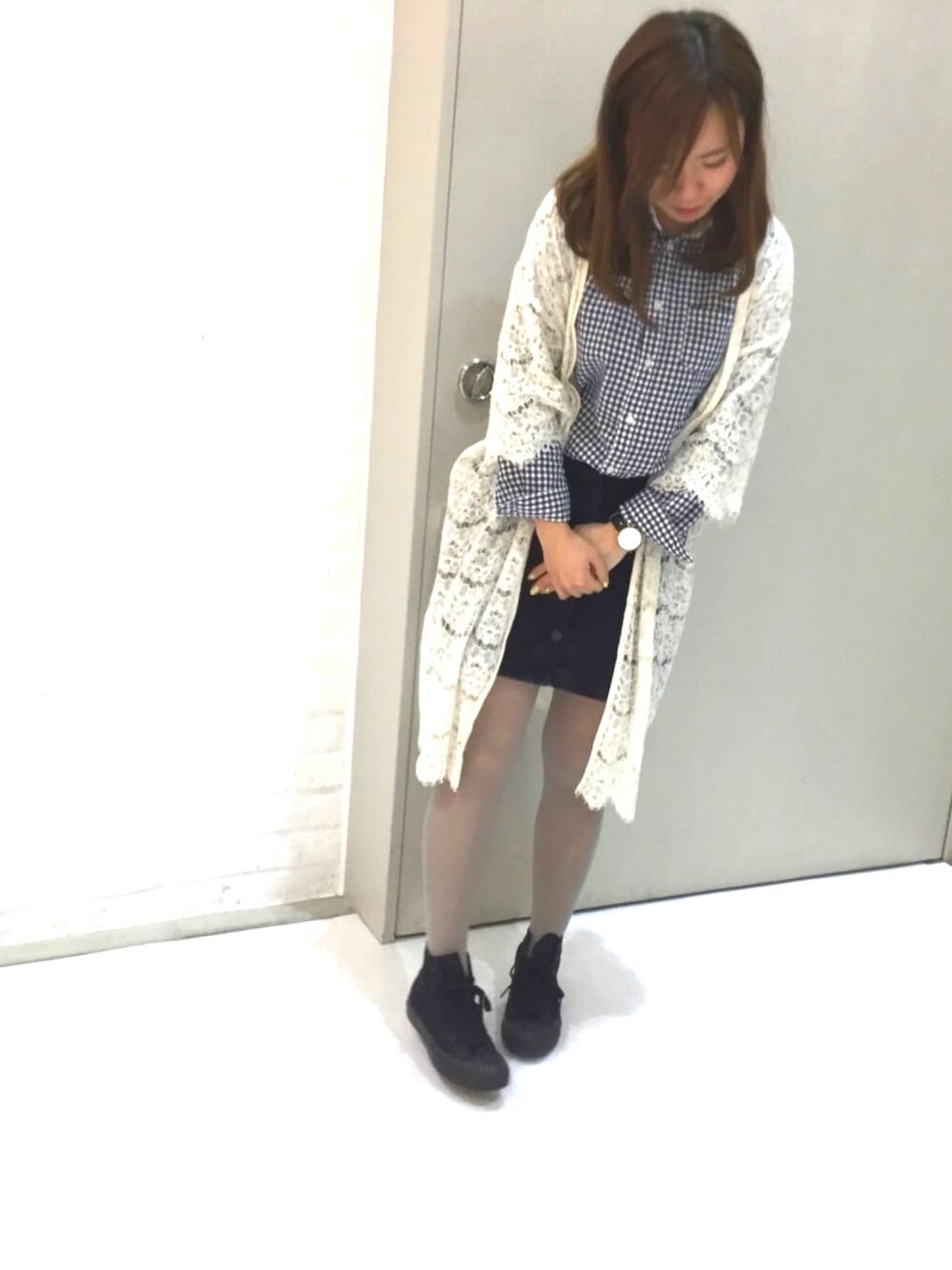 「靴下屋、タイツ、レースガウン、スニーカー、シンプルコーデ」｜「Cactus..cepo.のアイテム（シャツ/ブラウス、ブルー系）」を使った、ちぃさん（レディース・158cm）の春コーディネートの1枚目の写真