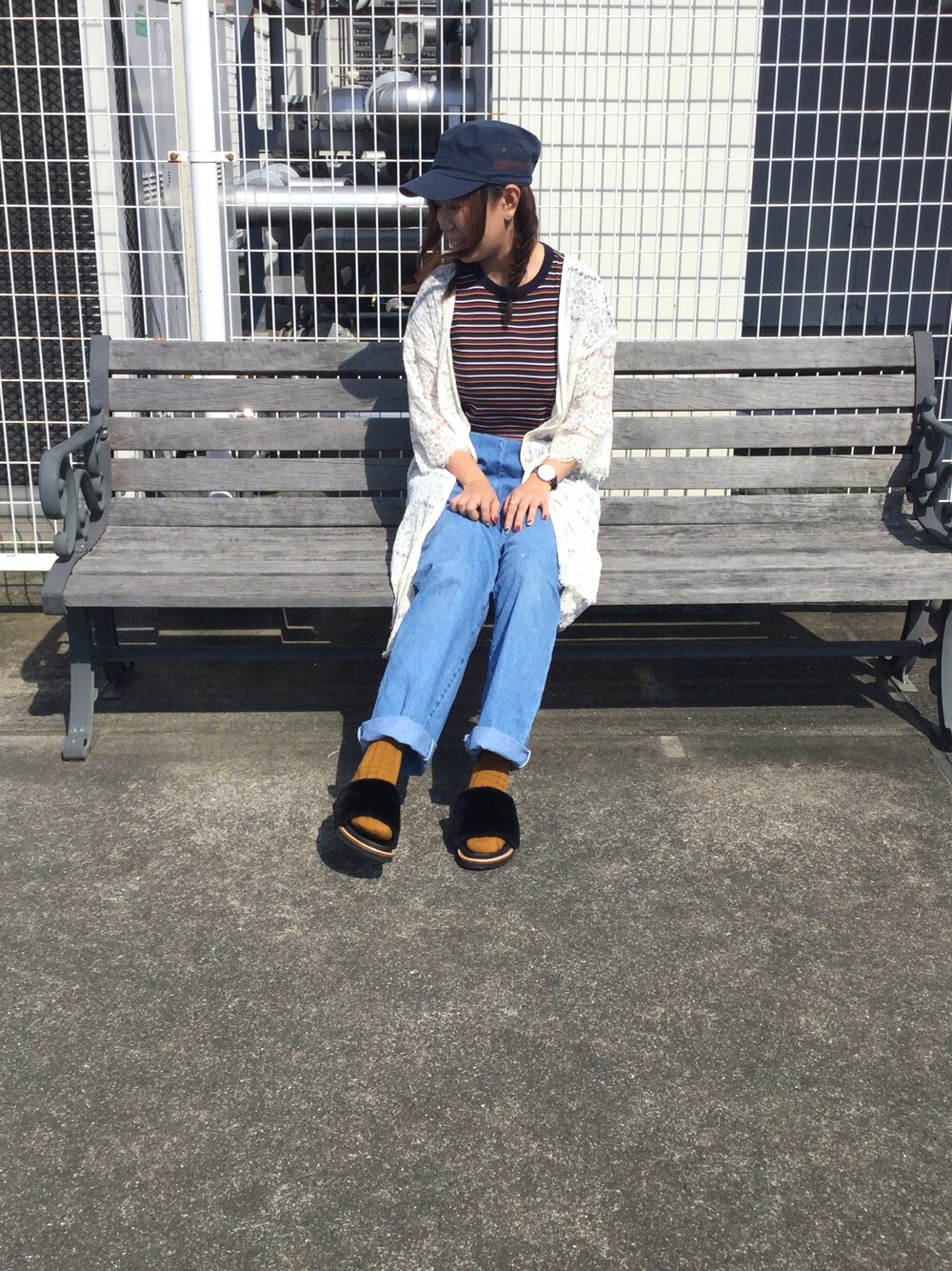 「靴下屋、秋、ファーサンダル」｜「古着のアイテム（キャップ、ブルー系）」を使った、ちぃさん（レディース・158cm）の夏コーディネートの1枚目の写真