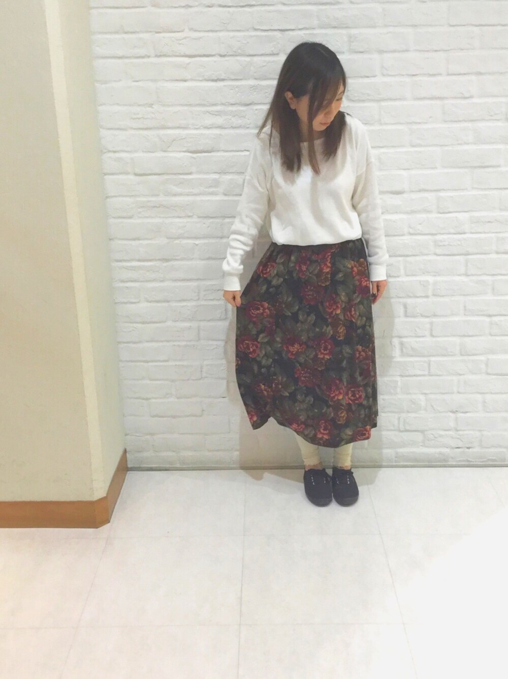 「靴下屋、いつかのコーデ、古着、古着女子」｜「niko and...のワッフルドロッププルオーバー【niko and...】（ニット/セーター、ホワイト系）」を使った、ちぃさん（レディース・158cm）の春コーディネートの1枚目の写真