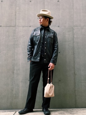 「巾着バッグ」｜「アイテム（ライダースジャケット）」を使った、ミチさん（メンズ・182cm）の冬コーディネート
