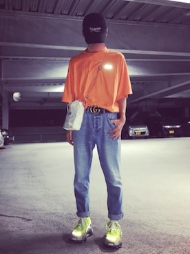 「BALENCIAGA」｜「アイテム（メッセンジャーバッグ）」を使った、토로모さん（メンズ・172cm）の夏コーディネート