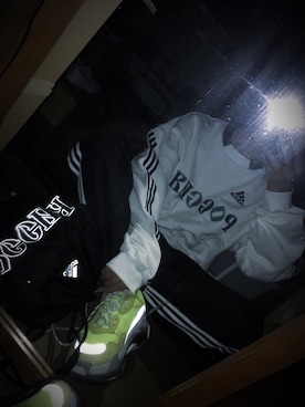 「Gosha Rubchinskiy（ゴーシャラブチンスキー）のアイテム（バッグ）」を使った、토로모さん（メンズ・173cm）の秋コーディネート