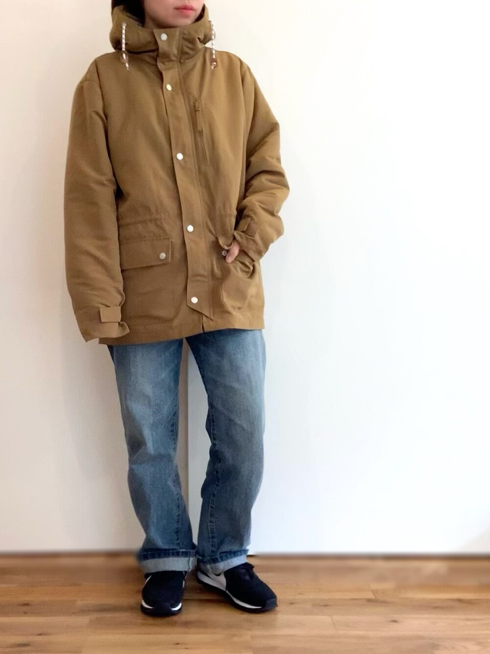 「オトナカジュアル、メンズライク、シンプルコーデ、ボアジャケット、低身長、スニーカー、マウンテンパーカー、MILKFED.、カジュアル、プロデュース大作戦🎶」｜「マンパボア付きのボア付きマンパ前開け😊（マウンテンパーカー、ブラウン系）」を使った、emiさん（レディース・155cm）の冬コーディネートの1枚目の写真