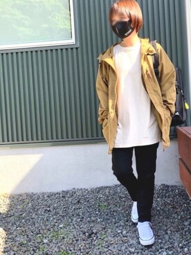 「アイテム（マウンテンパーカー、ブラウン系）」を使った、emiさん（レディース・155cm）の春コーディネート