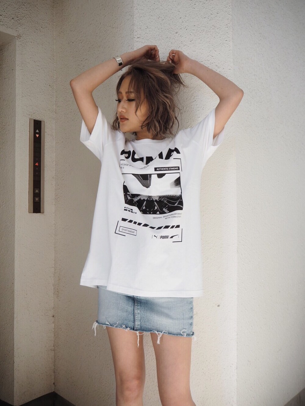 「GYDA、PUMA、カジュアルコーデ、ootd、ビッグシルエット、白Tシャツ、白」｜「GYDAのPUMA　GRAPHIC EPOCH PHOTO SS　Tシャツ（Tシャツ/カットソー、ホワイト系）」を使った、numa_gydaさん（レディース・160cm）の夏コーディネートの1枚目の写真