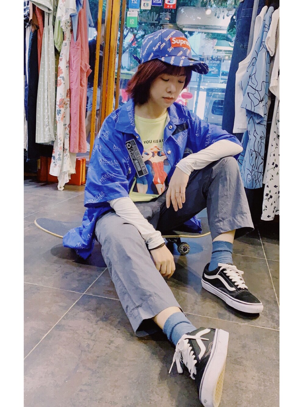 「街头搭配、skateboard、supreme、VANS」｜「Supreme のアイテム（キャップ、ブルー系）」を使った、shamshamさん（レディース・156cm）の秋コーディネートの1枚目の写真