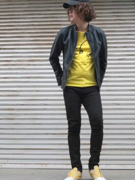 ライダースジャケットを使った 黄色tシャツ のメンズ人気ファッションコーディネート Wear