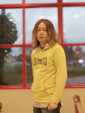 「ロゴパーカー」｜「アイテム（アナログ腕時計）」を使った、Teddy bear🧸さん（メンズ・176cm）の冬コーディネート
