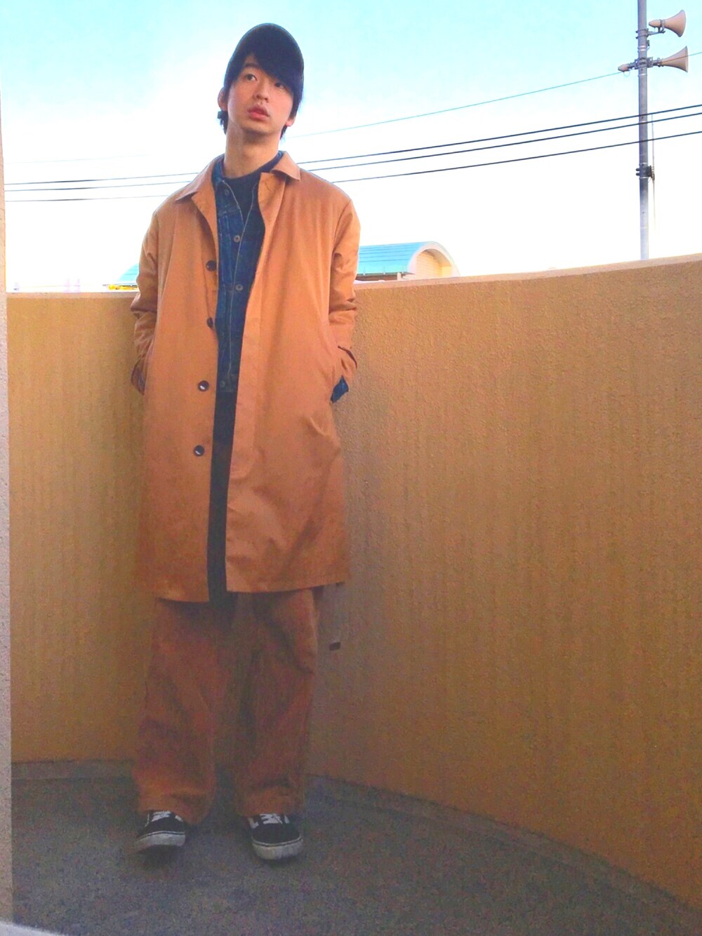 「シンプルコーデ、おしゃれさんと繋がりたい、古着、ゆるコーデ、GU、黒スニーカー、ワイドパンツ、Levi's、VANS」｜「GUNG HOのアイテム（帽子、グリーン系）」を使った、Ryuさん（メンズ・181cm）の冬コーディネートの1枚目の写真
