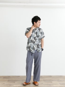 「URBAN RESEARCH Sonny Label（アーバンリサーチサニーレーベル）のアイテム（サンダル）」を使った、nagamine yukiさん（メンズ・175cm）の春コーディネート