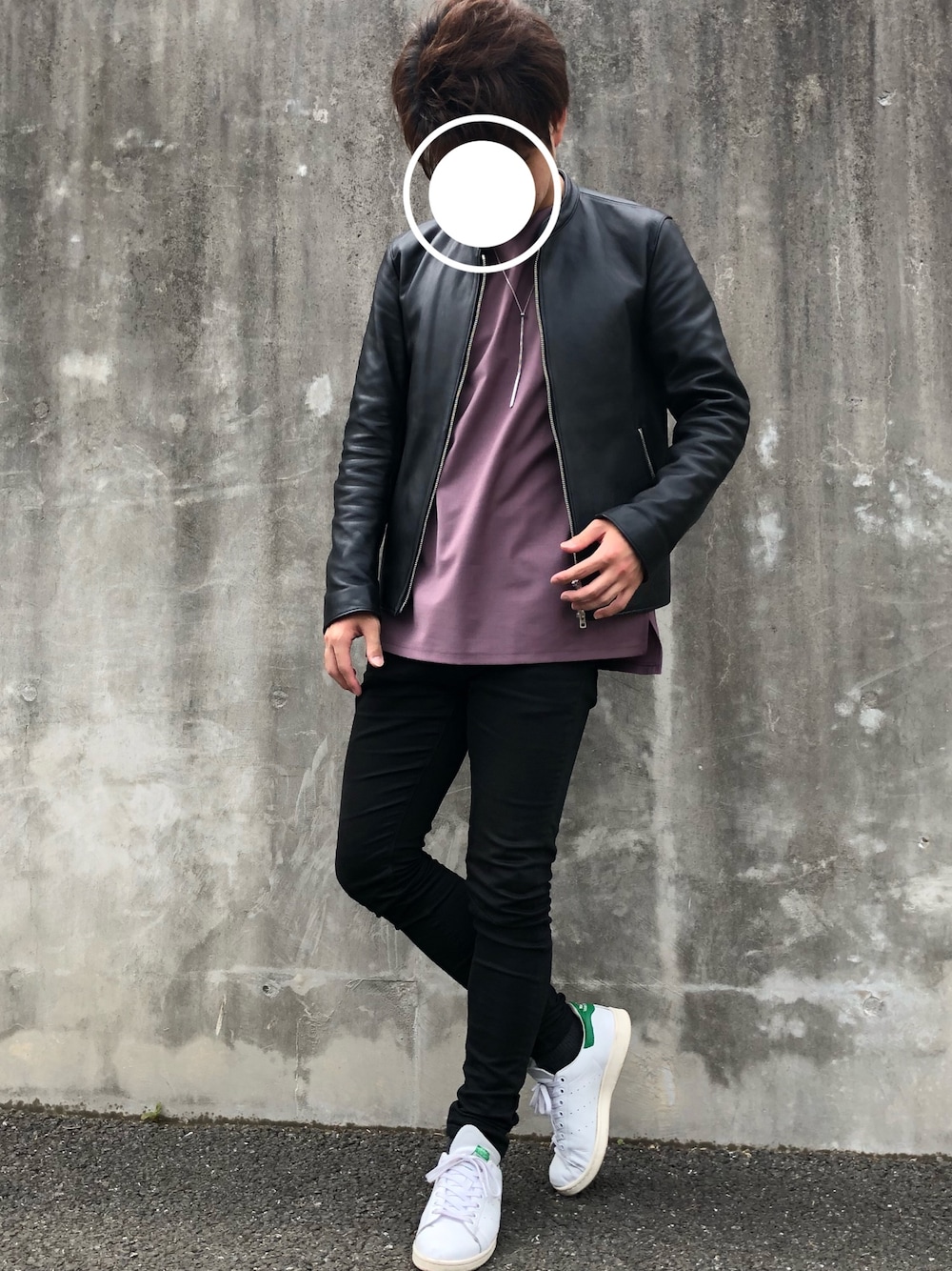 「シンプル、ライダース、スキニー、白スニーカー、スタンスミス、LIDnM、HARE、adidas、大学生、おしゃれさんと繋がりたい」｜「LIDNMのLIDnM/リドム/ラムレザーシングルライダース（ライダースジャケット、ブラック系）」を使った、のぐさん（メンズ・172cm）の春コーディネートの1枚目の写真