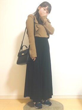 「KBF+（ケービーエフプラス）のKBF+　ラッフルニット（ニット/セーター、ベージュ系）」を使った、さんてぃあのさん（レディース）の秋コーディネート