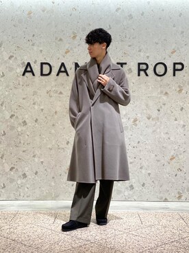 ADAM ET ROPE'のトレンチコートを使った人気ファッション