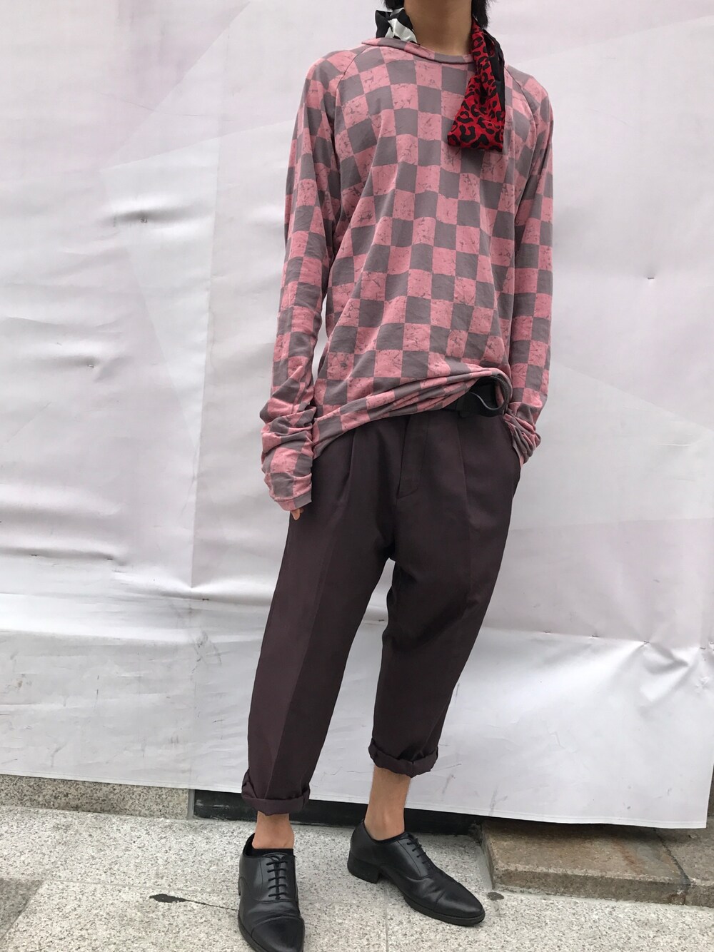 「HAIDER ACKERMANN、dailylook」｜「HAIDER ACKERMANNのアイテム（Tシャツ/カットソー、ピンク系）」を使った、gomongさん（メンズ・176cm）の夏コーディネートの1枚目の写真