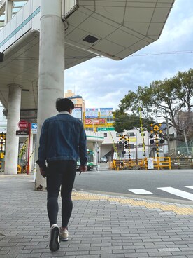「LouisVuitton」｜「アイテム（デニムジャケット）」を使った、駿介さん（メンズ・177cm）の春コーディネート