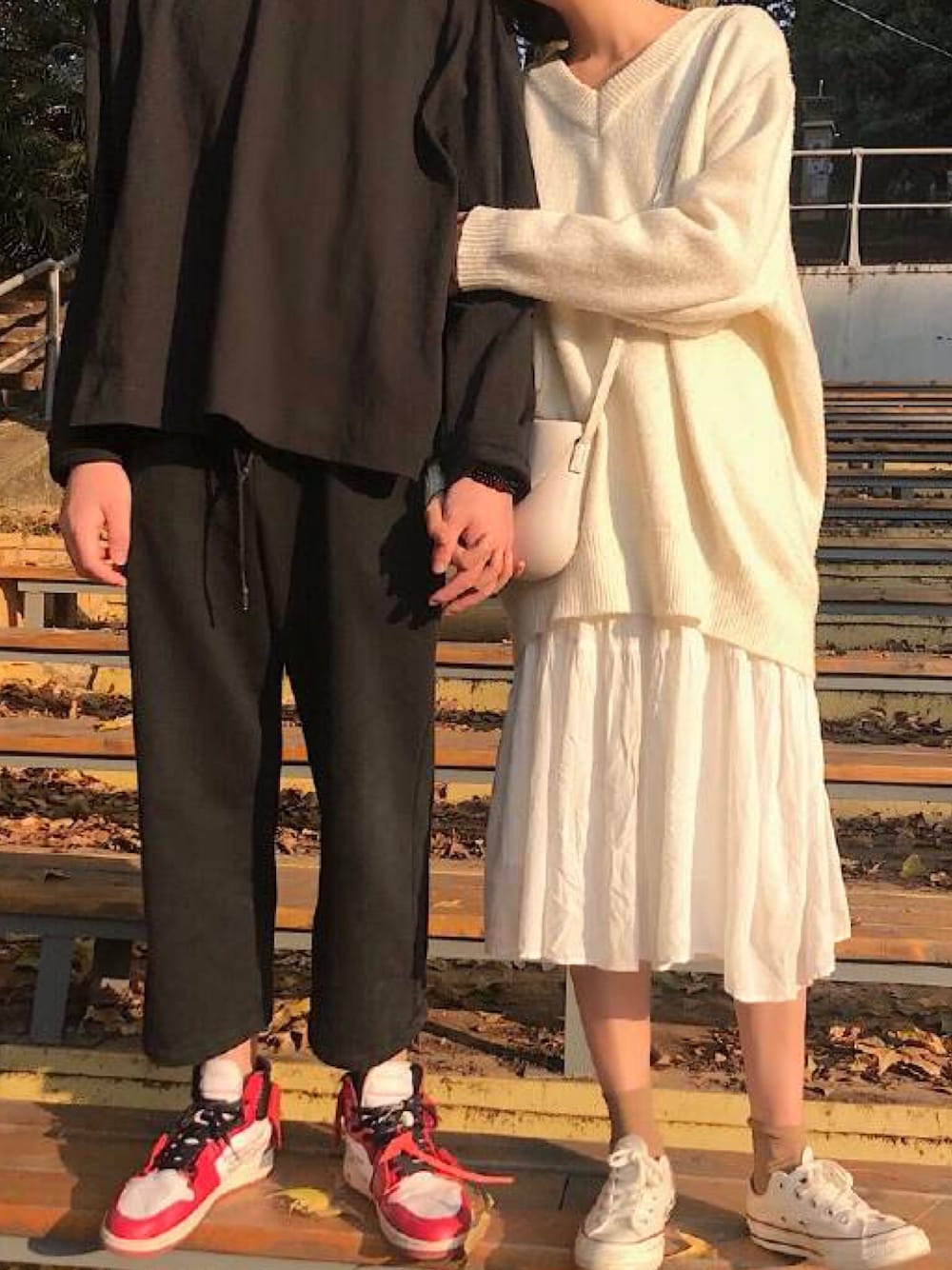 「NIKEのアイテム（その他シューズ、レッド系）」を使った、国民渣渣男さん（メンズ・180cm）の秋コーディネートの1枚目の写真