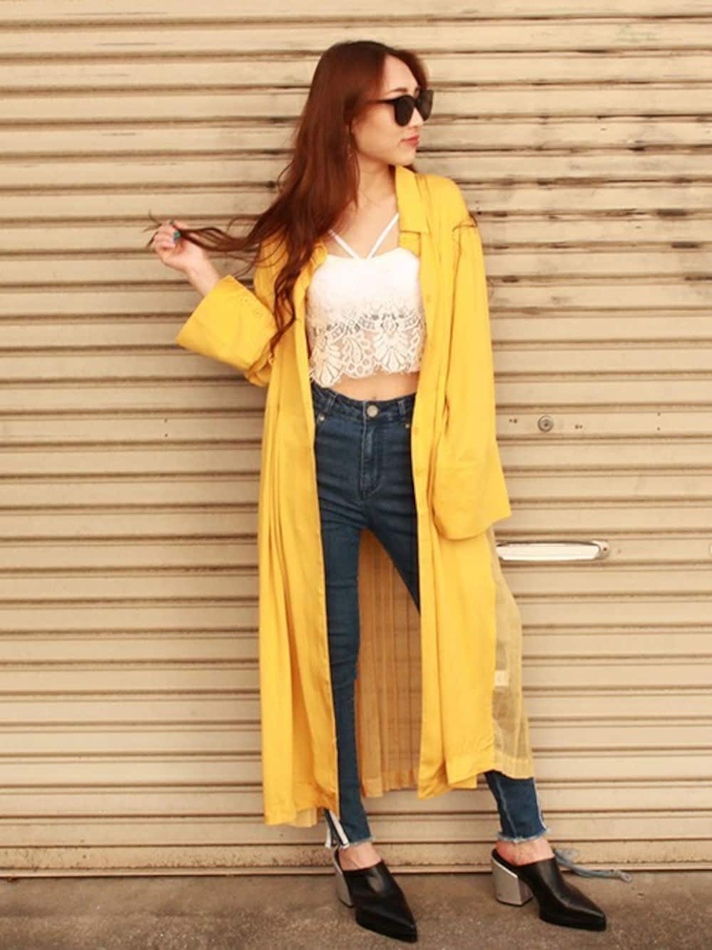 「レース、ロングシャツ、ビスチェ、プリーツ、サイドライン、barak、ラインパンツ」｜「BARAKのBACKプリーツロングシャツ（シャツ/ブラウス、イエロー系）」を使った、SATOMIさん（レディース・161cm）の夏コーディネートの1枚目の写真