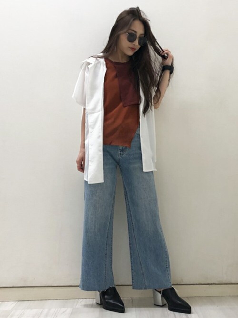 「カジュアル、シャツ、サングラス、ワイドパンツ、barak、レイヤードトップス」｜「BARAKのシフォンアシメタンク（Tシャツ/カットソー、イエロー系）」を使った、SATOMIさん（レディース・161cm）の夏コーディネートの1枚目の写真