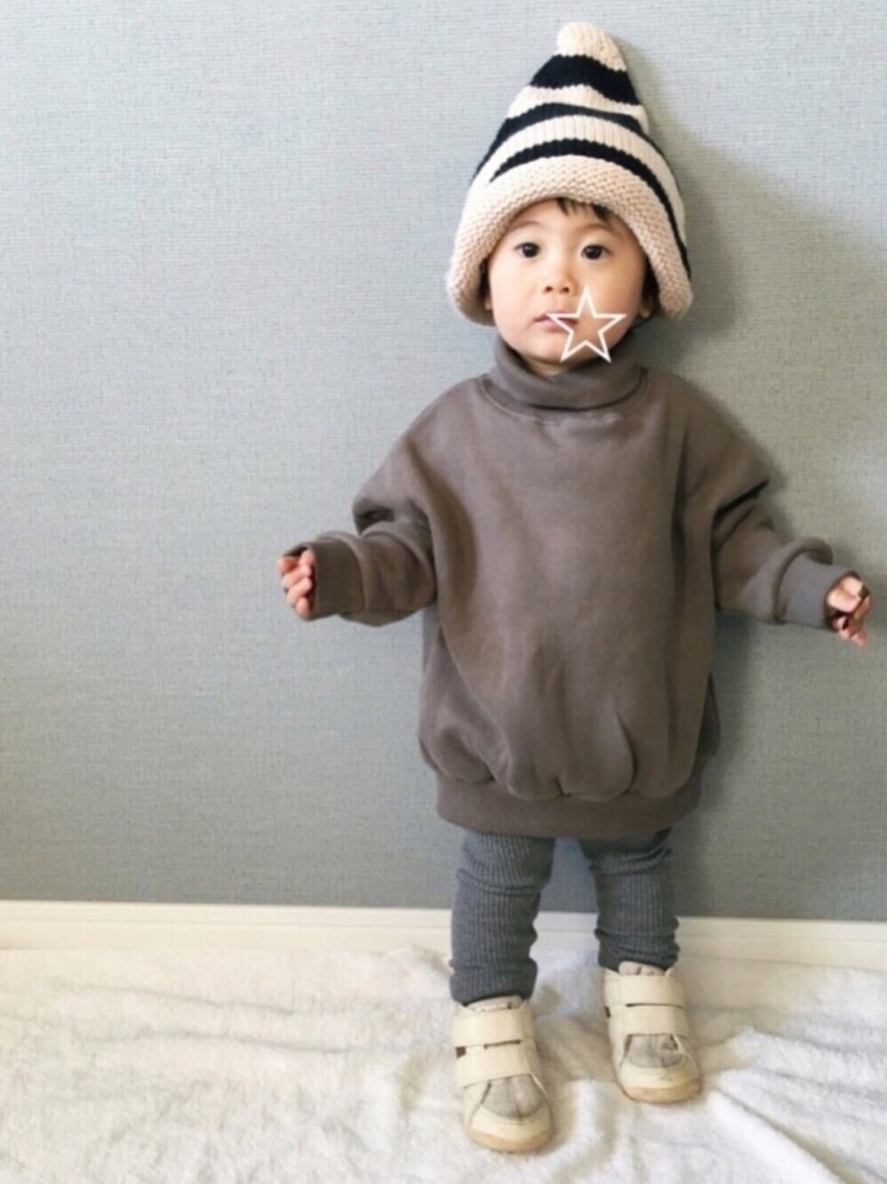 「1歳、おとこのこ、kids、シンプルコーデ、福袋コーデ、韓国子供服、オーバーサイズ、オーバーサイ〜ず、オーバーサイ〜ず祭り、ちびボーダー族」｜「@corolle.kidsのアイテム（福袋/福箱、その他）」を使った、tooowaさん（キッズ・70cm）の冬コーディネートの1枚目の写真