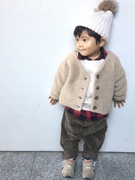 「赤チェック」｜「アイテム（ニットキャップ/ビーニー）」を使った、tooowaさん（キッズ・80cm）の冬コーディネート