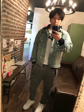 「AZUL by moussy（アズールバイマウジー）のアイテム（デニムジャケット）」を使った、Naoto Taira Maezonoさん（メンズ・168cm）の冬コーディネート