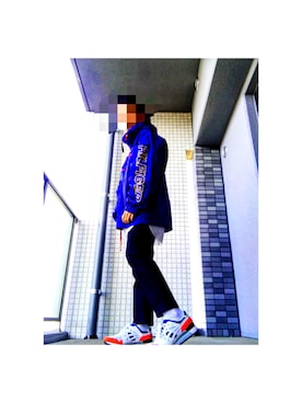 「TOMMY HILFIGER（トミーヒルフィガー）のアイテム（マウンテンパーカー）」を使った、Ryo Saitoさん（メンズ・165cm）の春コーディネート