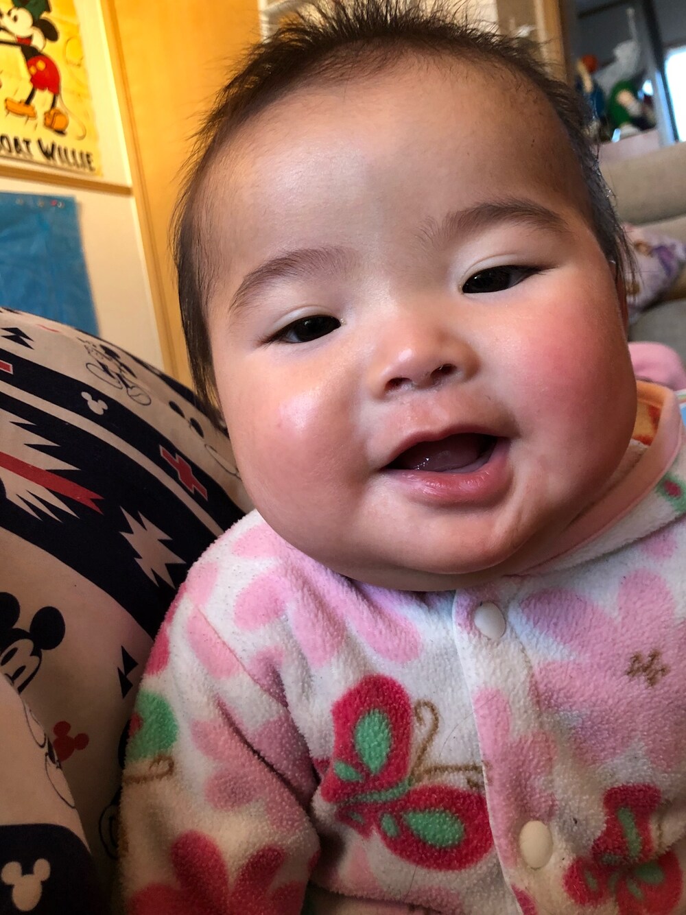 「女装男子、お下がり、おとこのこ、赤ちゃん、０歳、ベビー、ベビーコーデ」｜「トイザらスのアイテム（その他アウター、ピンク系）」を使った、rumiiii×riana×ririさん（キッズ・50cm）の冬コーディネートの1枚目の写真