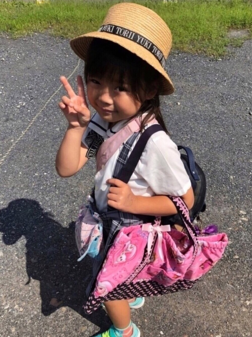 「幼稚園、思い出、ありがとう、ごめんなさい、制服、年長、6歳、おんなのこ、FILA」｜「幼稚園制服のアイテム（トップス、グレー系）」を使った、rumiiii×riana×ririさん（キッズ・70cm）の夏コーディネートの1枚目の写真