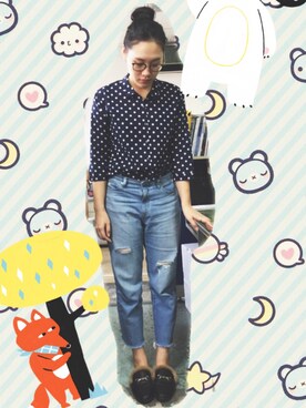 「UNIQLO（ユニクロ）のアイテム（デニムパンツ、ブルー系）」を使った、Debby yangさん（レディース・171cm）の春コーディネート