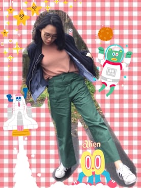 「UNIQLO（ユニクロ）のアイテム（パンツ、グリーン系）」を使った、Debby yangさん（レディース・171cm）の春コーディネート