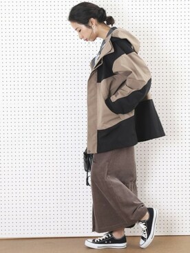 「フードコート」｜「アイテム（マウンテンパーカー）」を使った、akaneさん（レディース・162cm）の秋コーディネート