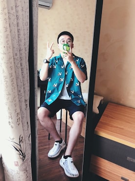 「国潮」｜「アイテム（スリッポン）」を使った、蟹老板さん（メンズ・165cm）の夏コーディネート