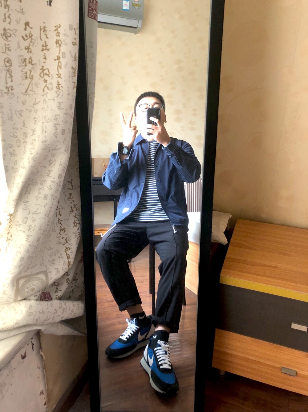 「ootd、街头搭配、球鞋、休闲、复古、国潮、日系极简、oversize、基础款、盐系风格」｜「MYのアイテム（ジャケット/アウター、ブルー系）」を使った、蟹老板さん（メンズ・165cm）の秋コーディネートの1枚目の写真