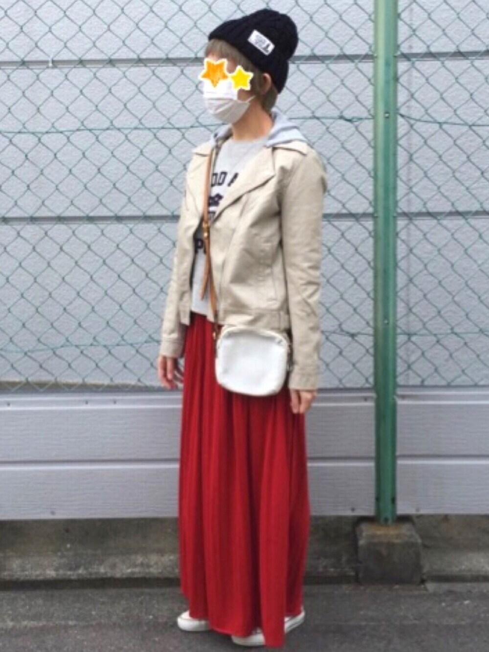 「カジュアル、スカーチョ、あか、ニコアンド、アズノゥアズ、ライダース」｜「ROSE BUDの12978 2ZIPPERS MINI SQUARE BAG（ショルダーバッグ、ホワイト系）」を使った、ききさん（レディース・157cm）の春コーディネートの1枚目の写真