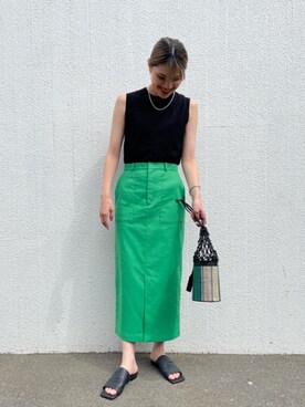 「UNITED ARROWS（ユナイテッドアローズ）のUWSC ポケット タイトスカート（スカート、グリーン系）」を使った、Hikaru Hoshibaさん（レディース・169cm）の春コーディネート