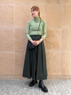 「UNITED ARROWS（ユナイテッドアローズ）のUWSC C/TWL タック フレア スカート†（スカート、グレー系）」を使った、Hikaru Hoshibaさん（レディース・169cm）の夏コーディネート