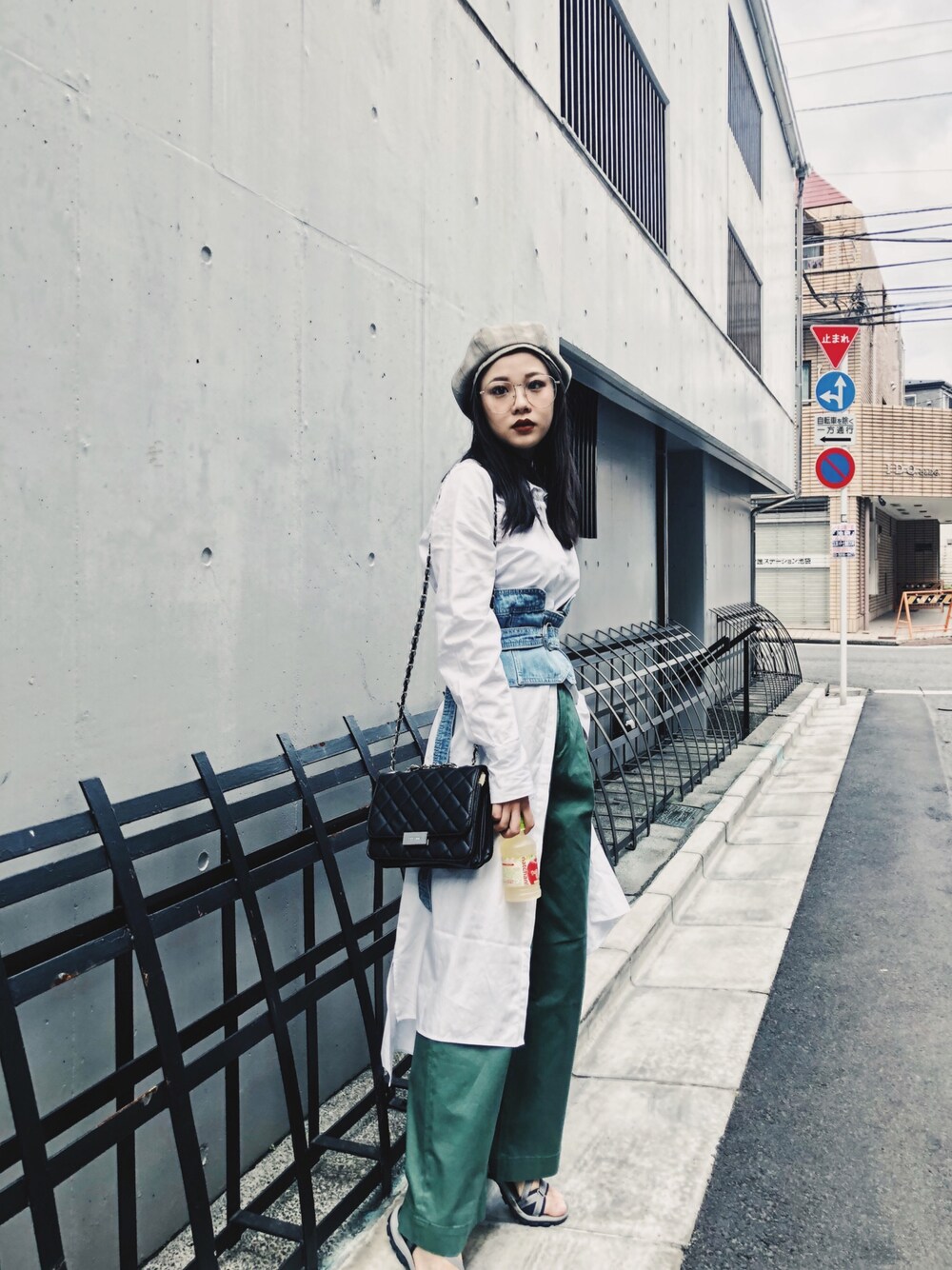 「ikebukuro、秋冬、UNIQLO、Taobao、ZARA BASIC、Japan」｜「ZARA WOMANのアイテム（シャツ/ブラウス、ホワイト系）」を使った、Esmeralda Fanさん（レディース・157cm）の秋コーディネートの1枚目の写真