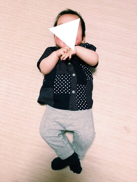「apres les cours（アプレレクール）のアイテム（シャツ/ブラウス、ブルー系）」を使った、nyaさん（キッズ・70cm）の春コーディネート
