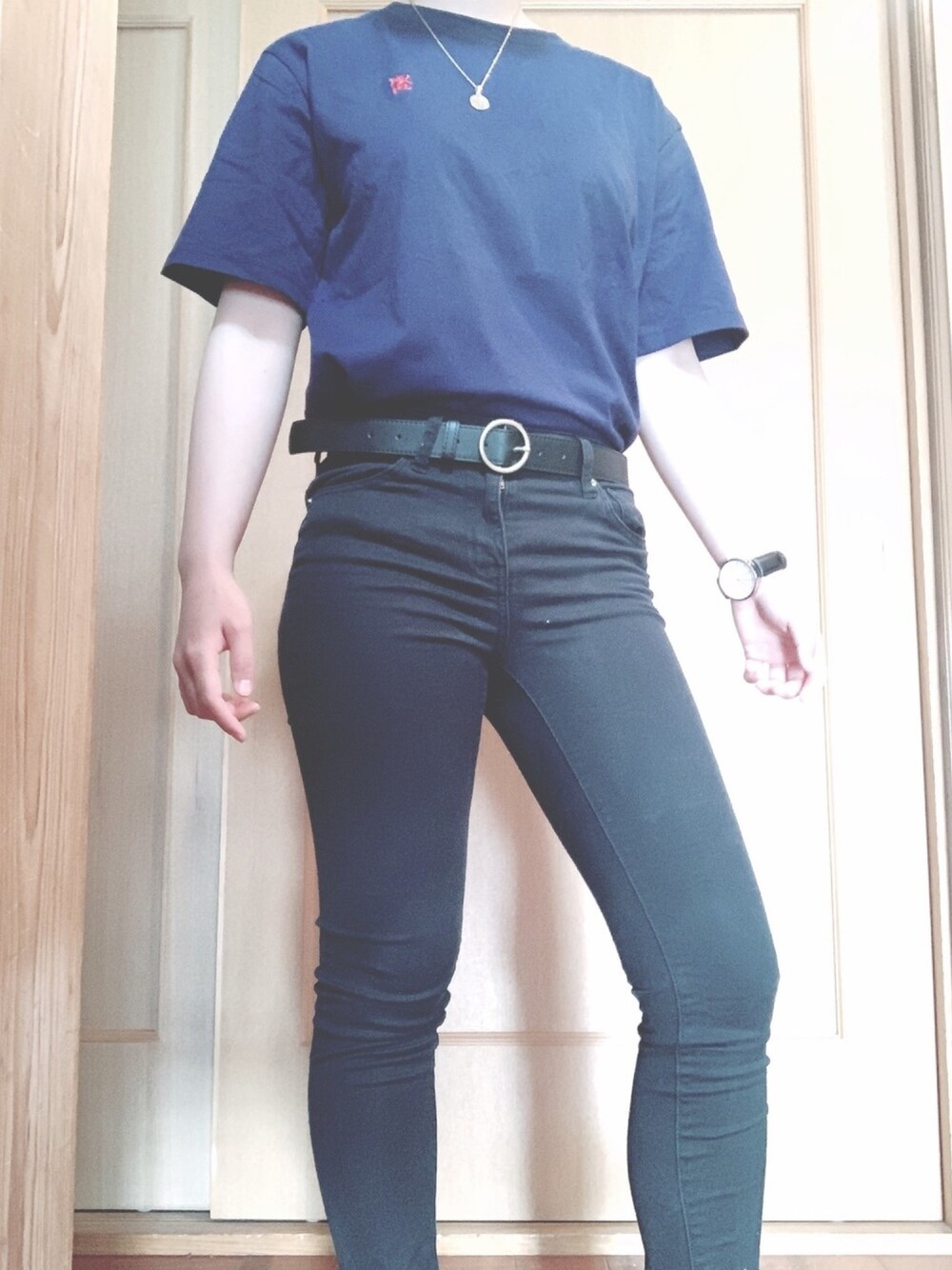 「GIORDANO、GU、MARTEE、黒スキニー、コインネックレス」｜「GIORDANOのアイテム（Tシャツ/カットソー、ブルー系）」を使った、りこぴんさん（レディース・153cm）の春コーディネートの1枚目の写真