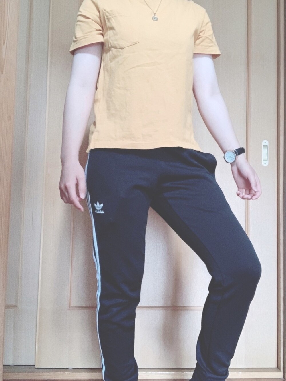「Tシャツ、夏コーデ、adidas、adidas originals、MARTEE、コインネックレス、ショップリスト」｜「adidas Originalsのアイテム（パンツ、ブラック系）」を使った、りこぴんさん（レディース・153cm）の春コーディネートの1枚目の写真