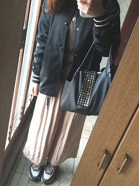 「スカーチョ」｜「アイテム（スタジャン）」を使った、しゃもじさん（レディース・157cm）の春コーディネート