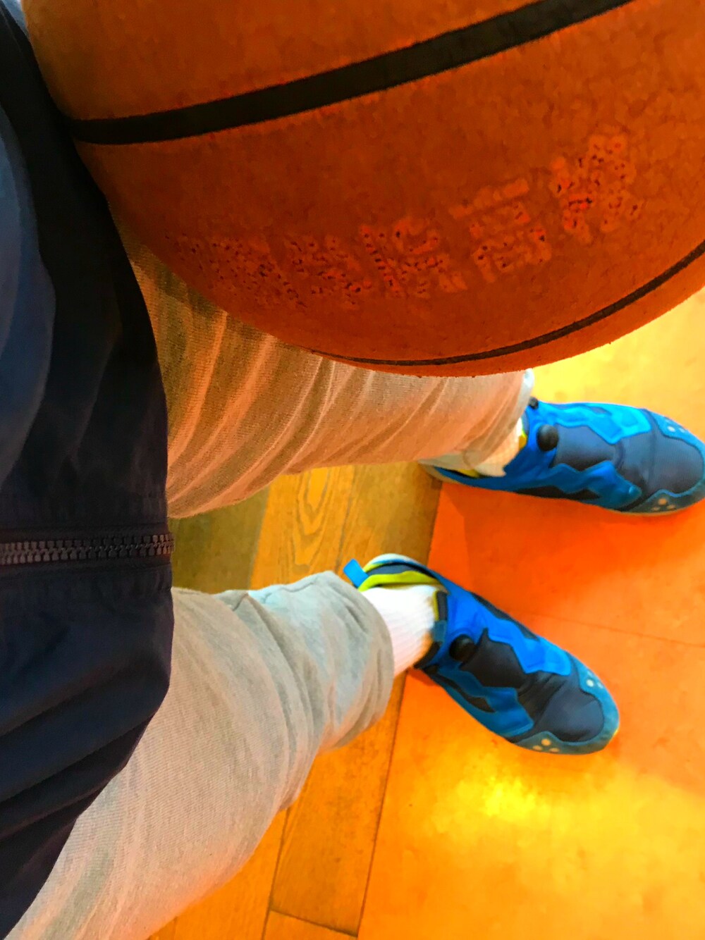 「ootd、BasketBall、休日スタイル、スニーカー、フォローミー、ソックスイン」｜「THE NORTH FACEのThe North Face COMPACT JACKET（マウンテンパーカー、ブルー系）」を使った、りゅーやさん（メンズ・168cm）の春コーディネートの1枚目の写真