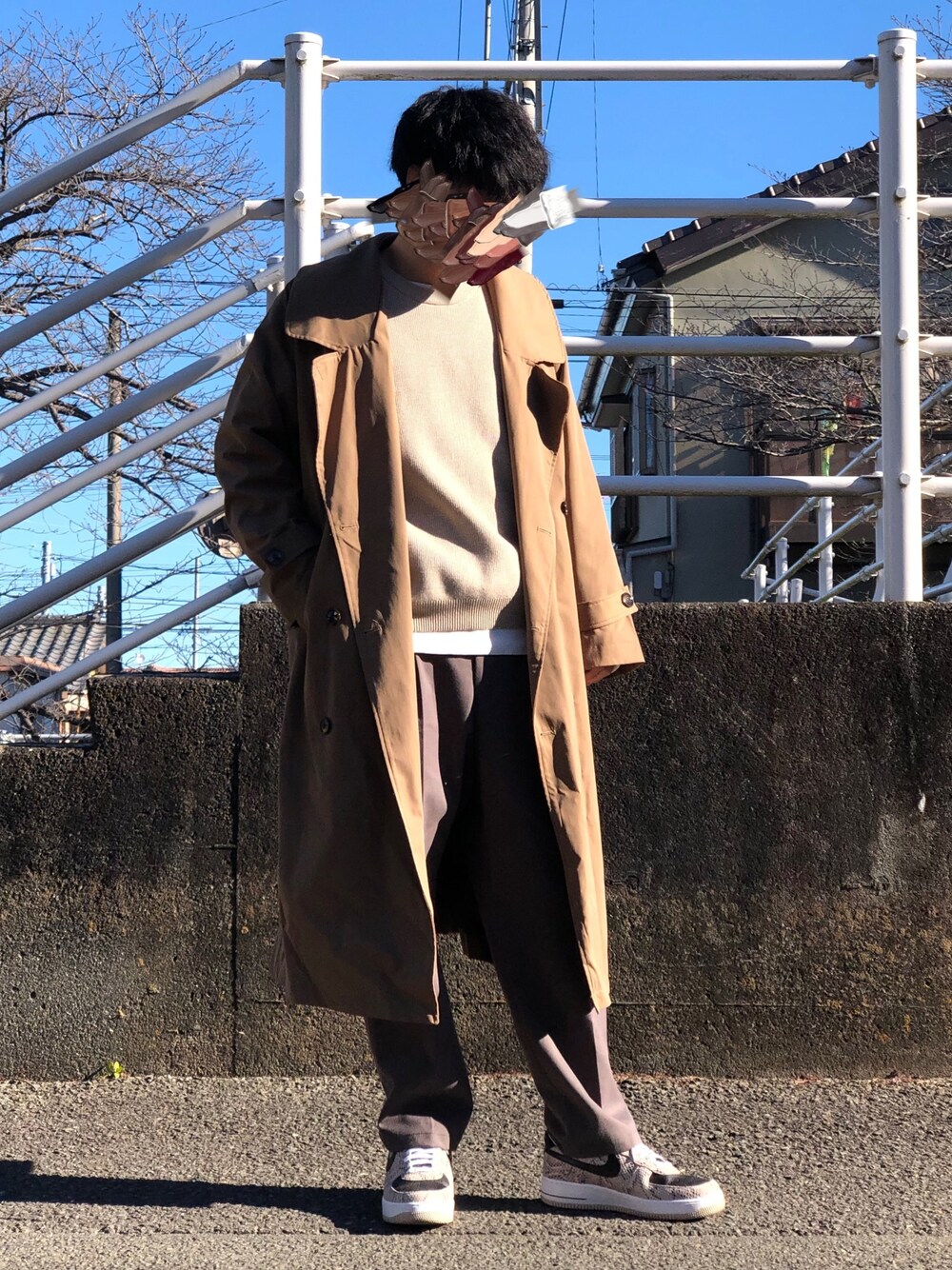 「マイベストコーデ2020、シンプル、今日のコーデ、レイヤードスタイル、ベージュ、コート、トレンチコート、いいね、save、フォローお願いします🤑、おしゃれさんと繋がりたい、大晦日」｜「WYM LIDNMの【WYM LIDNM】BASIC AZE KNIT VEST（ベスト、ベージュ系）」を使った、りゅうさん（メンズ・172cm）の冬コーディネートの1枚目の写真