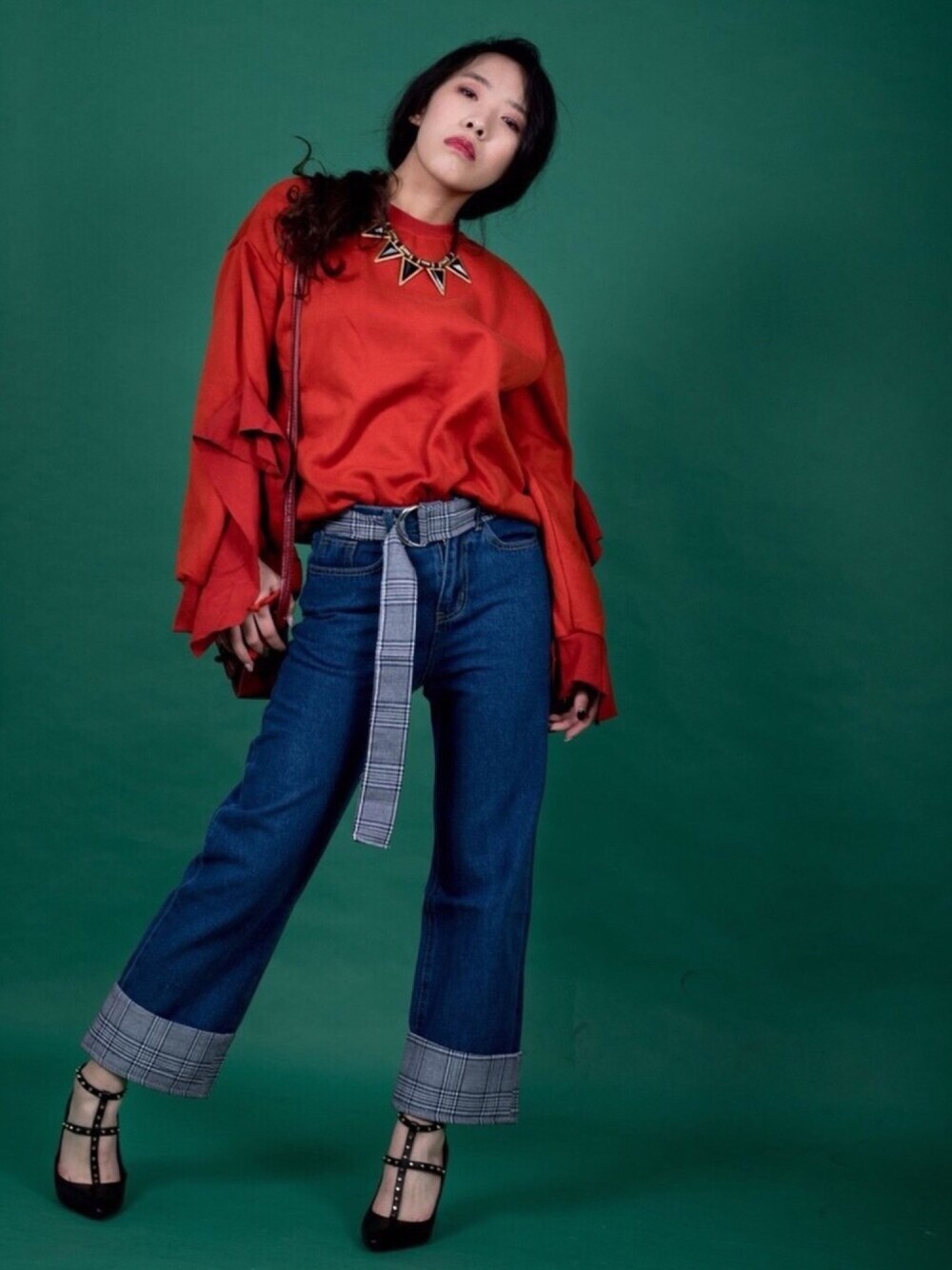 「穿搭、時尚、格紋、牛仔寬褲、ootd、girl、STYLE、fashion、outfit、follow」｜「week:9のアイテム（パンツ、ブルー系）」を使った、Krystal Chenさん（レディース・163cm）の春コーディネートの1枚目の写真