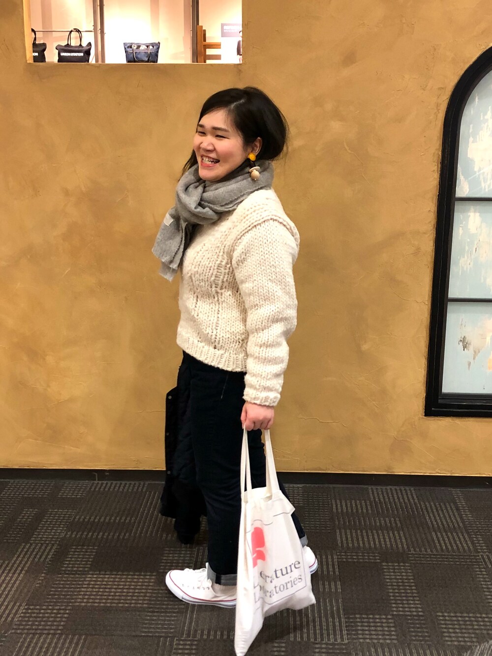 「ootd、大人カジュアル、うすみ」｜「TODAYFULのウッドミックスイヤリング（イヤリング、ベージュ系）」を使った、hidemiさん（レディース・155cm）の冬コーディネートの1枚目の写真