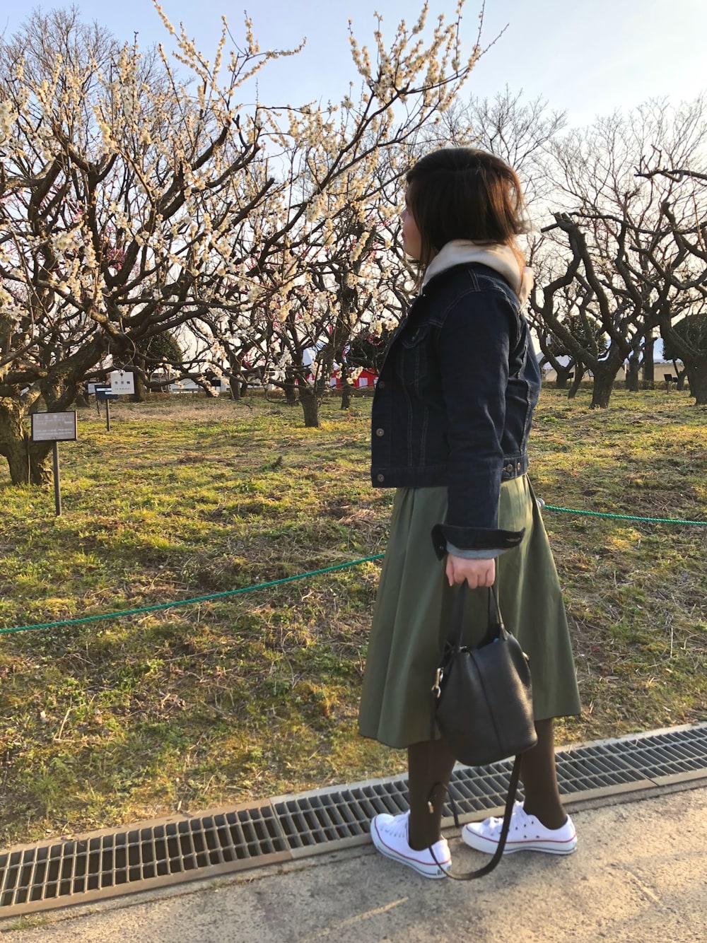 「ootd、春コーデ、オトナカジュアル」｜「AMERICANAのAMERICANA/アメリカーナ　別注 HOOD SWEAT                 （パーカー、ホワイト系）」を使った、hidemiさん（レディース・155cm）の春コーディネートの1枚目の写真