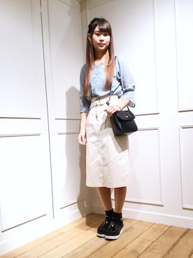 「膝下スカート」｜マジェスティックレゴン天王寺ミオ店スタッフさん（レディース・156cm）の春コーディネート